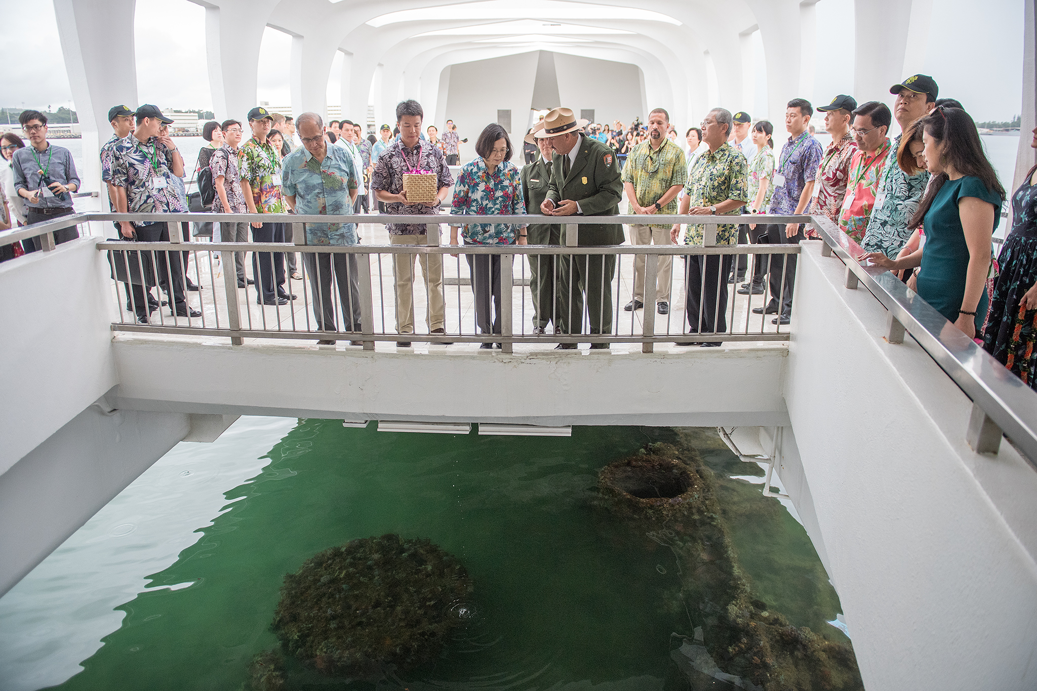 File:10.28 總統抵達亞利桑那號戰艦紀念館（USS Arizona Memorial 