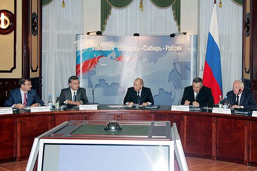 File:2006 Putin in Tomsk 105143.jpg