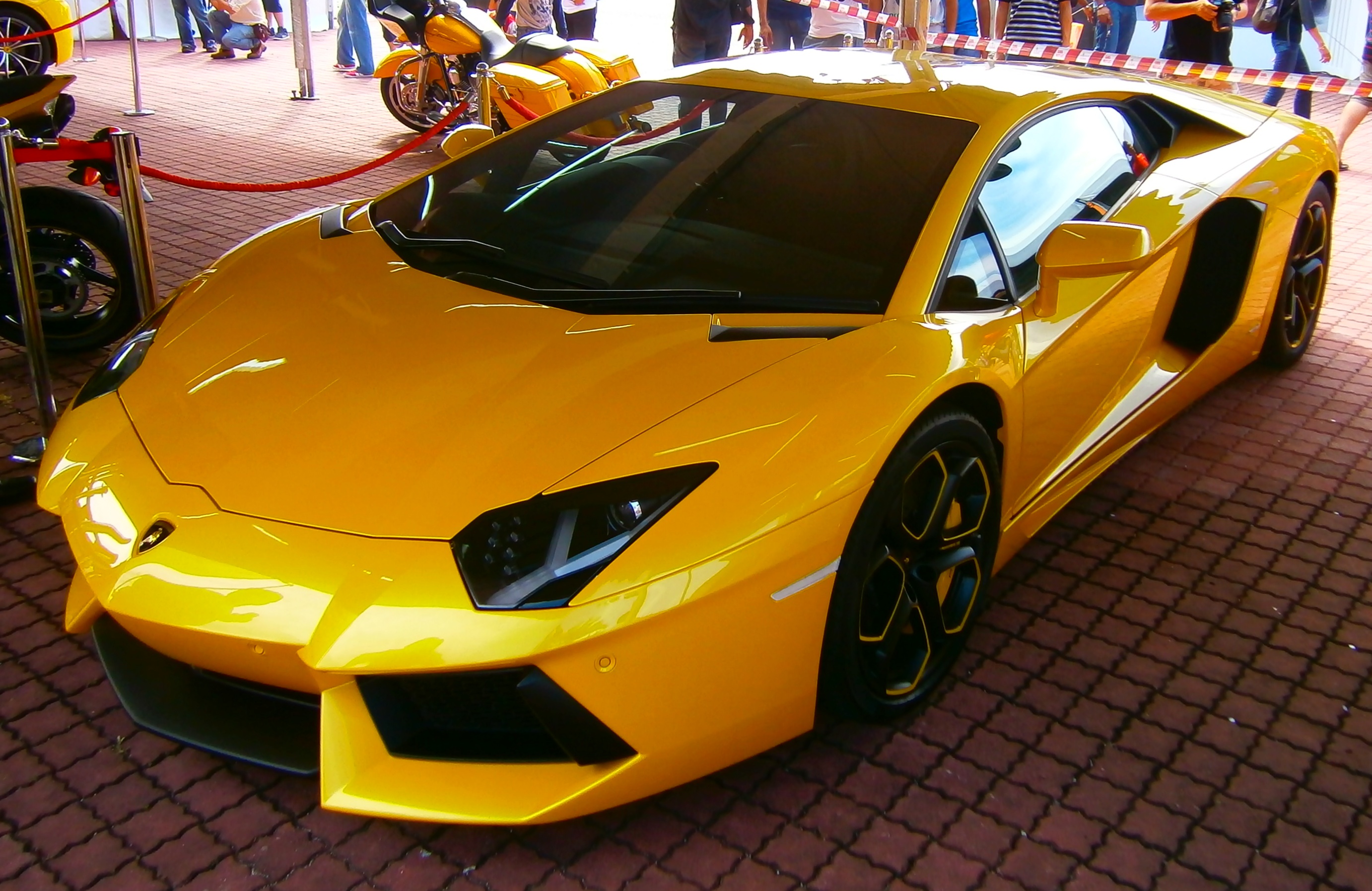 Lamborghini Aventador - Wikipedia