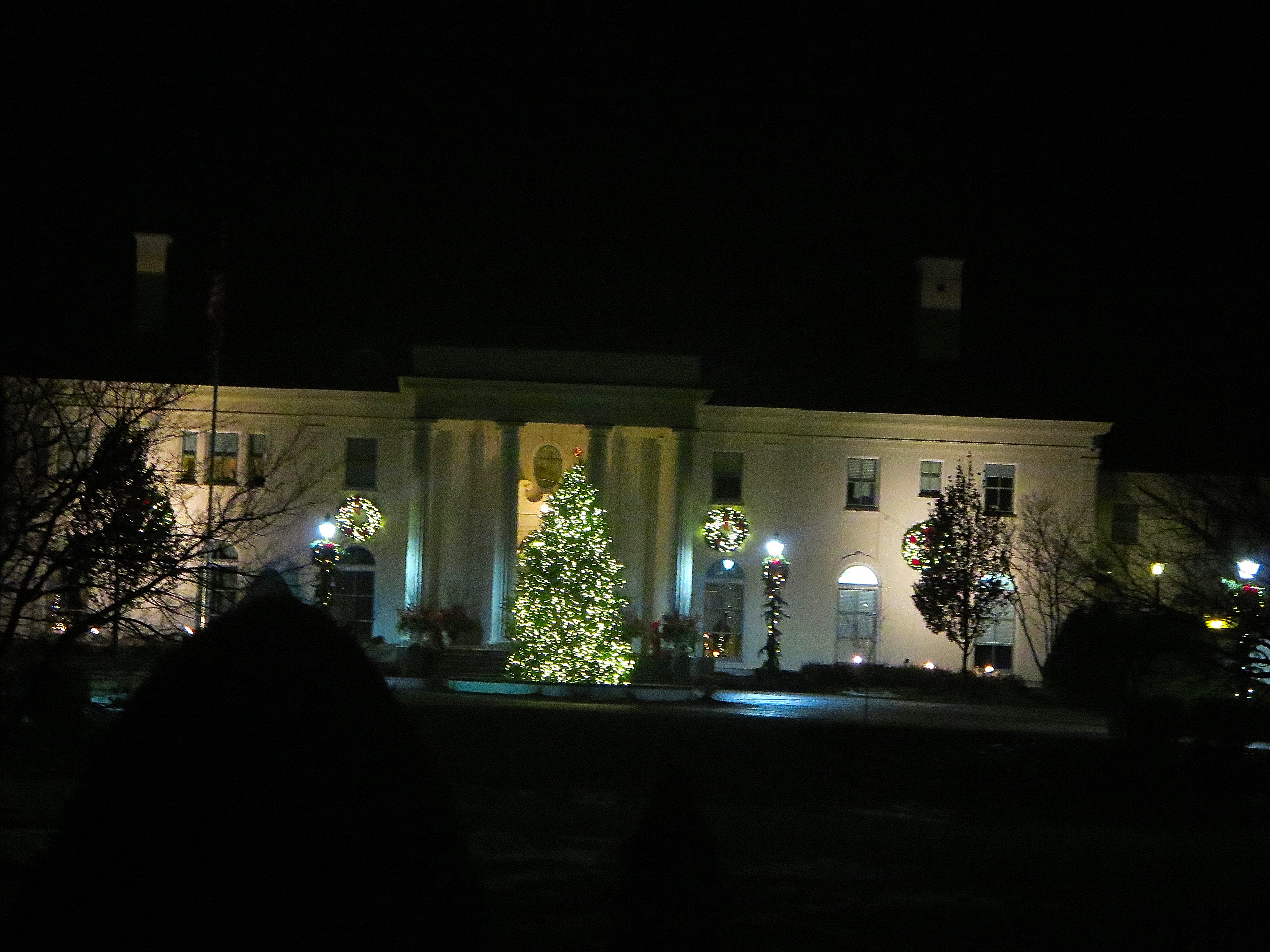 File 2014 Executive Mansion Christmas Lights panoramio 1