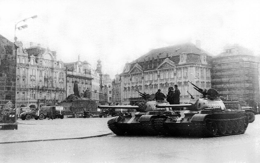 Tanques soviéticos en Praga