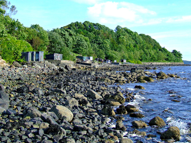 File:Beach huts by Cloch Lighthouse - geograph.org.uk - 3455317.jpg