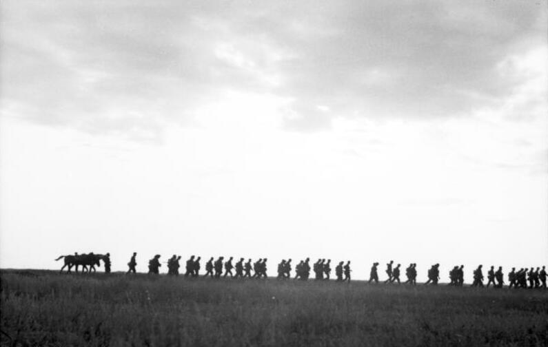 File:Bundesarchiv Bild 101I-217-0492-09, Russland-Süd, Infanterie auf dem Marsch.jpg