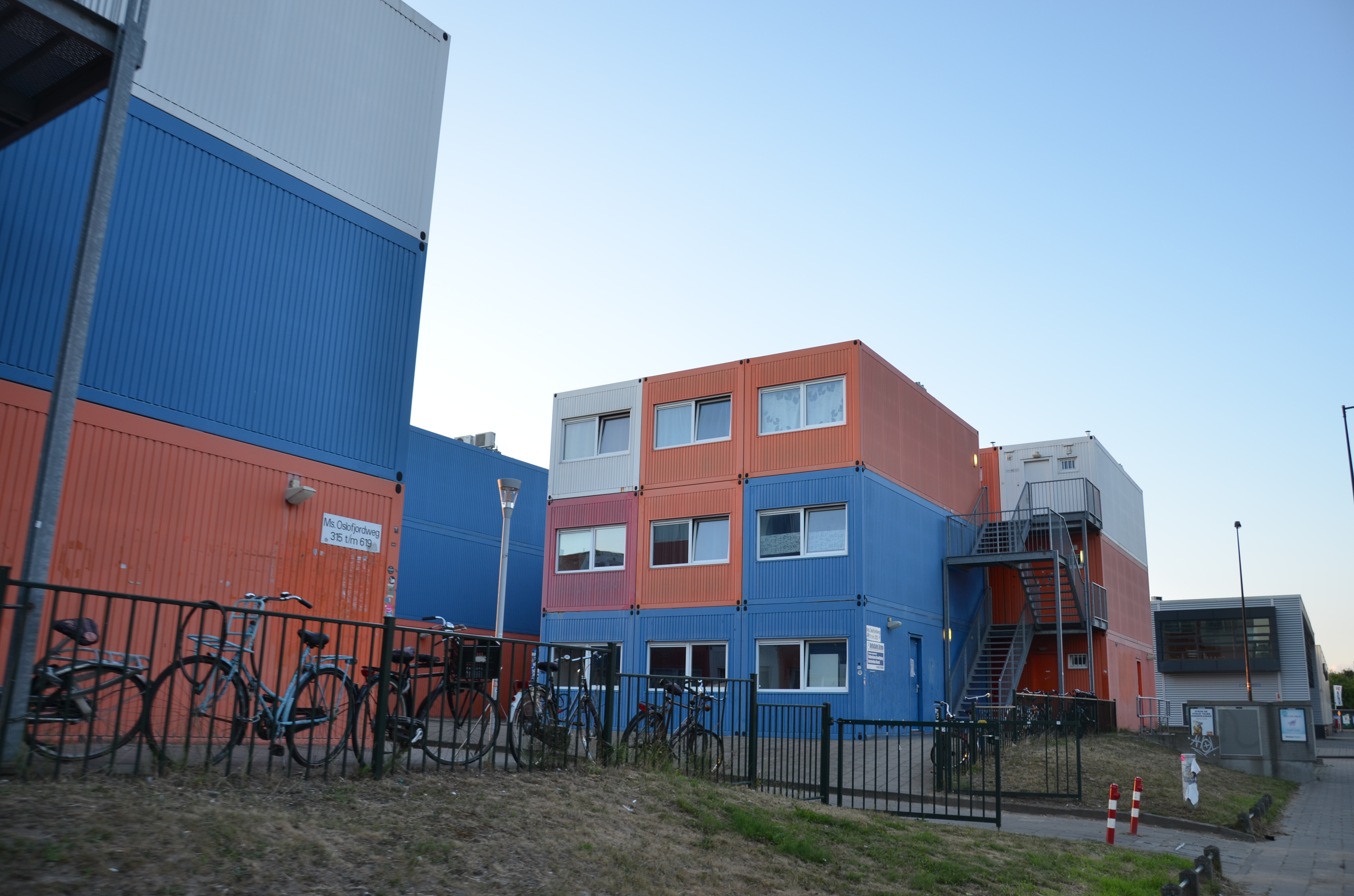 Super File:Containerwoningen Amsterdam-Noord 2014.JPG - Wikimedia Commons PL-41