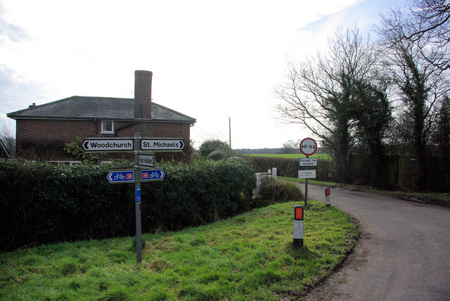 Corner on Cycle Route 18 - geograph.org.uk - 339924