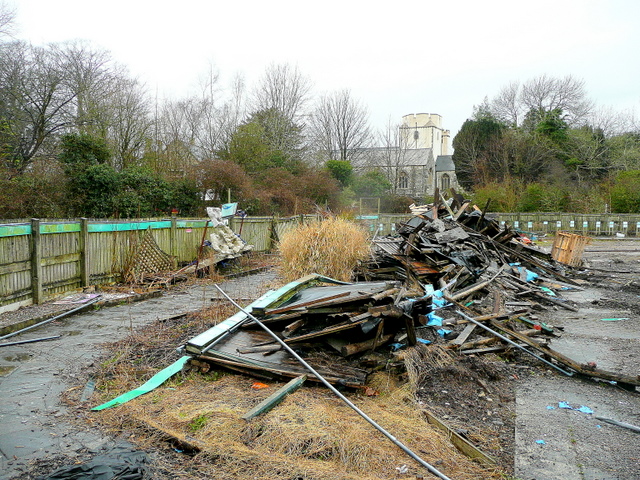 File:Death of a garden centre 3 - geograph.org.uk - 1770718.jpg