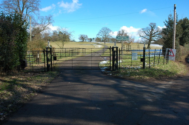 File:Entrance to Bromesberrow Place - geograph.org.uk - 1730597.jpg