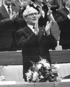 Fichier:Erich Honecker 1981 cropped.jpg