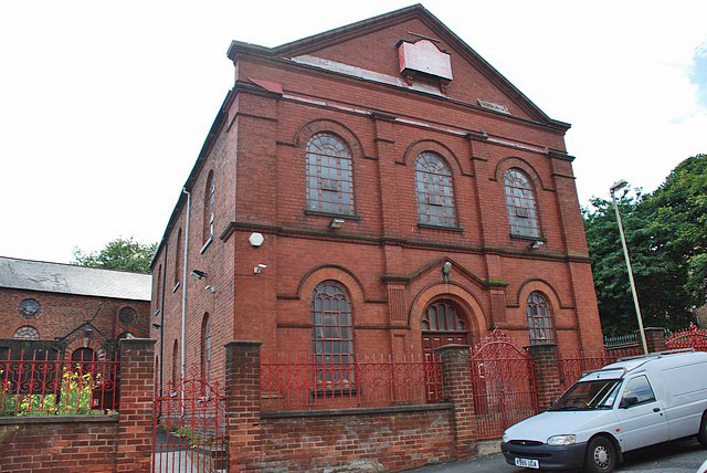 File:Faith United Church, Netherton - geograph.org.uk - 1475373.jpg