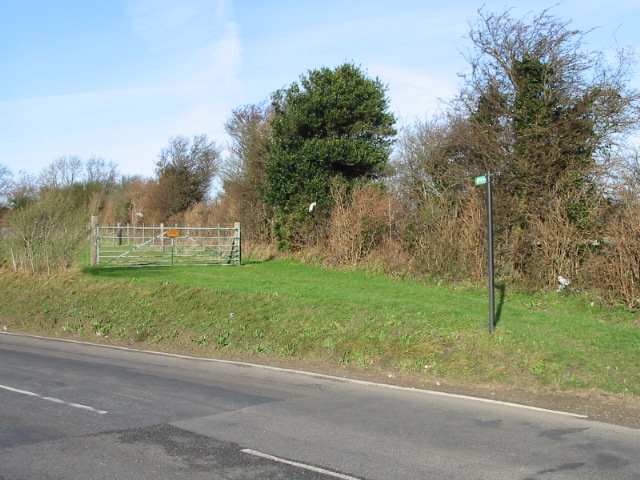 File:Footpath heading NW off Barville Road. - geograph.org.uk - 311194.jpg