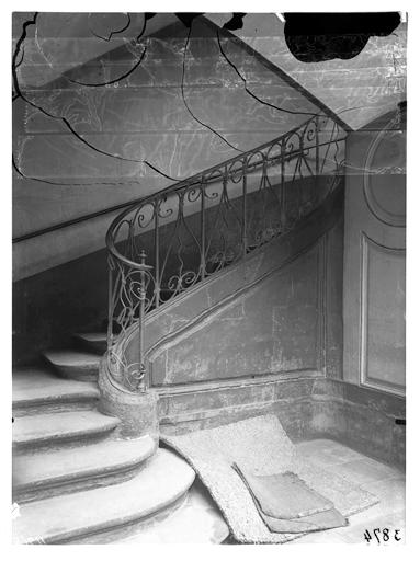 File:Hôtel des parlementaires - Rampe d'escalier en fer - Paris 04 - Médiathèque de l'architecture et du patrimoine - APMH00037611.jpg