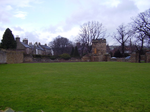 File:Haddington - Part of Lady Kitty's Garden and Doo'cot - geograph.org.uk - 700927.jpg