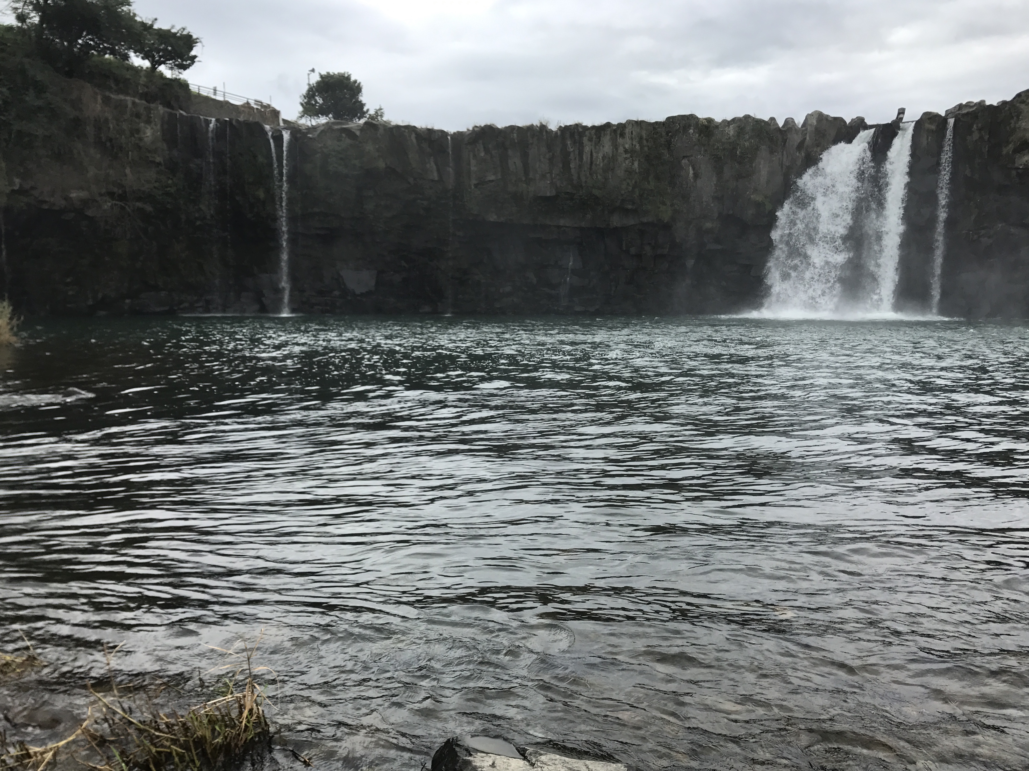 Водопад 100. Январь водопад Гянджа.