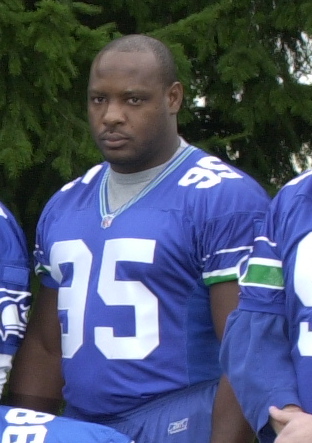 <span class="mw-page-title-main">John Hilliard (American football)</span> American football player (born 1976)