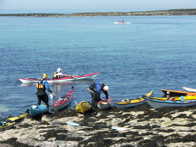 File:Kayakers - geograph.org.uk - 2967428.jpg