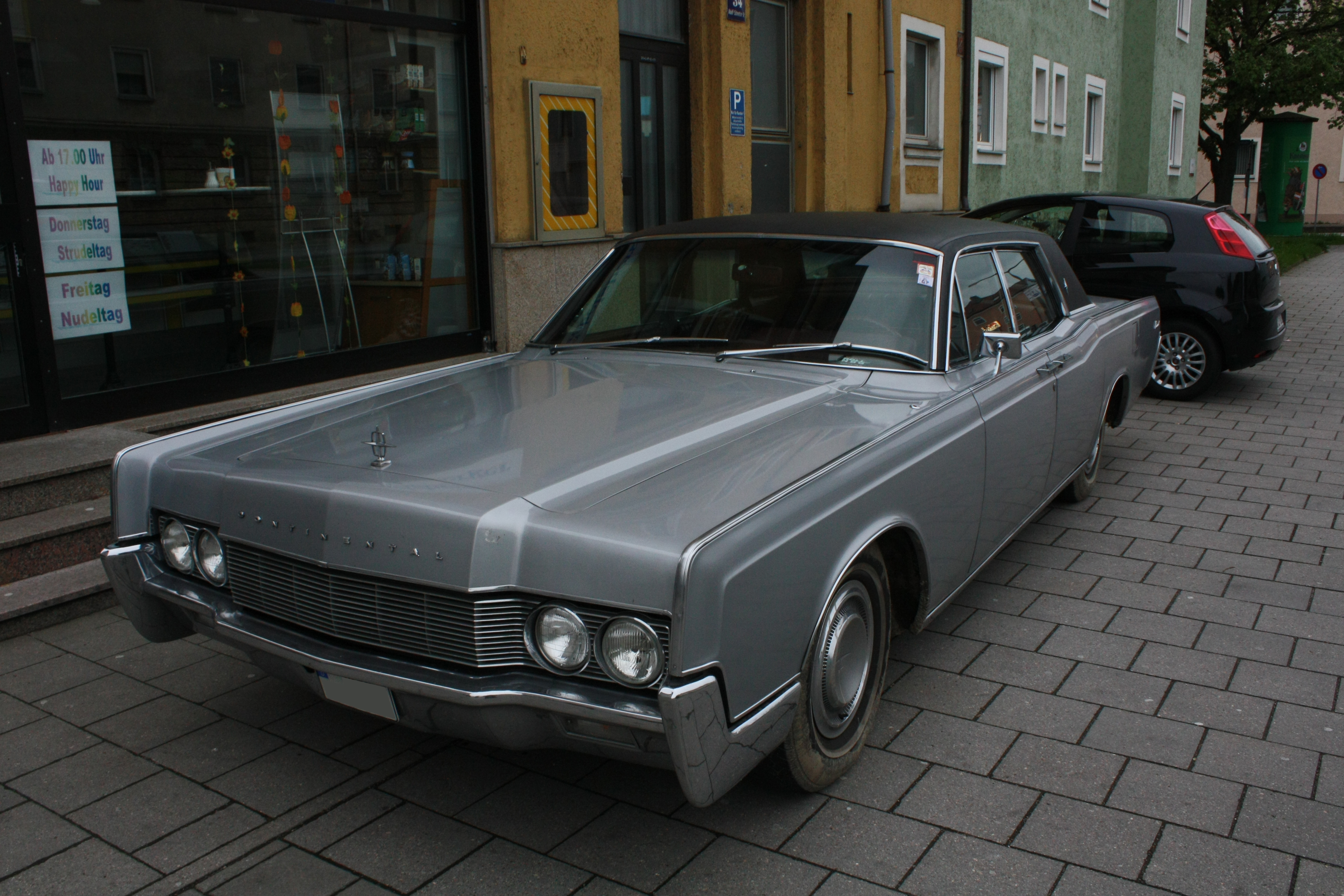 lincoln continental 2010