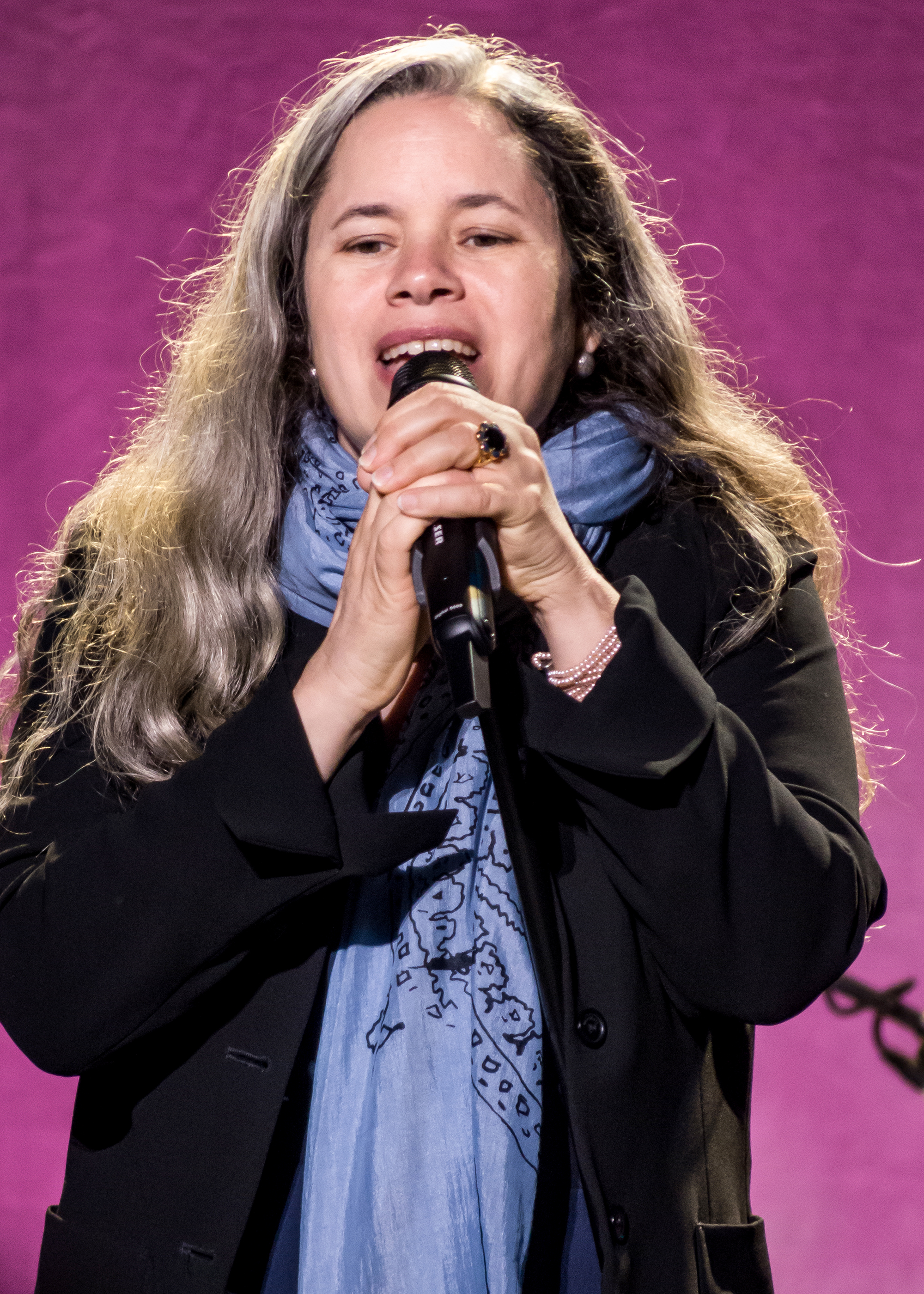 Merchant performing in 2017