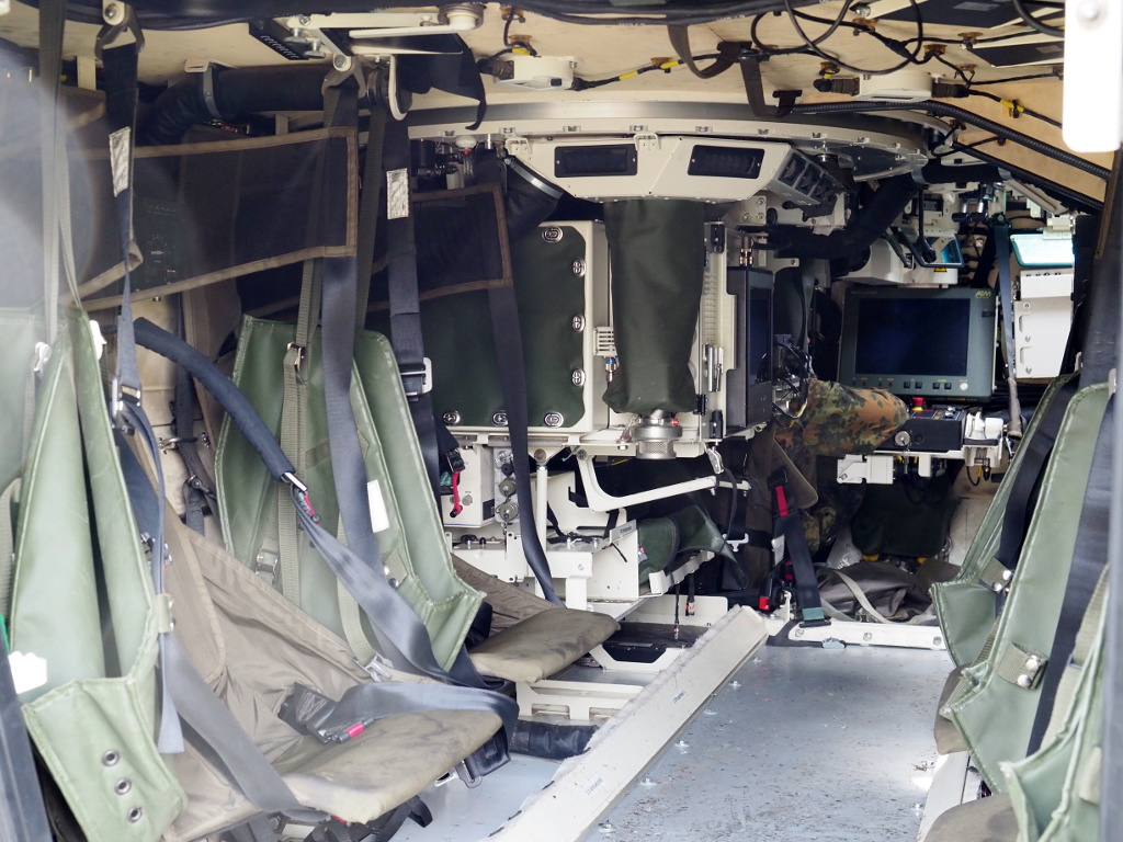 Puma_IFV_interior1.jpg