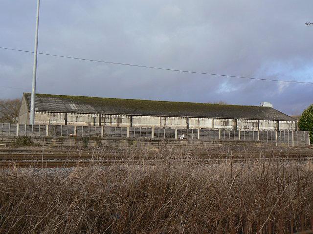 File:Quarry shed - geograph.org.uk - 1136336.jpg