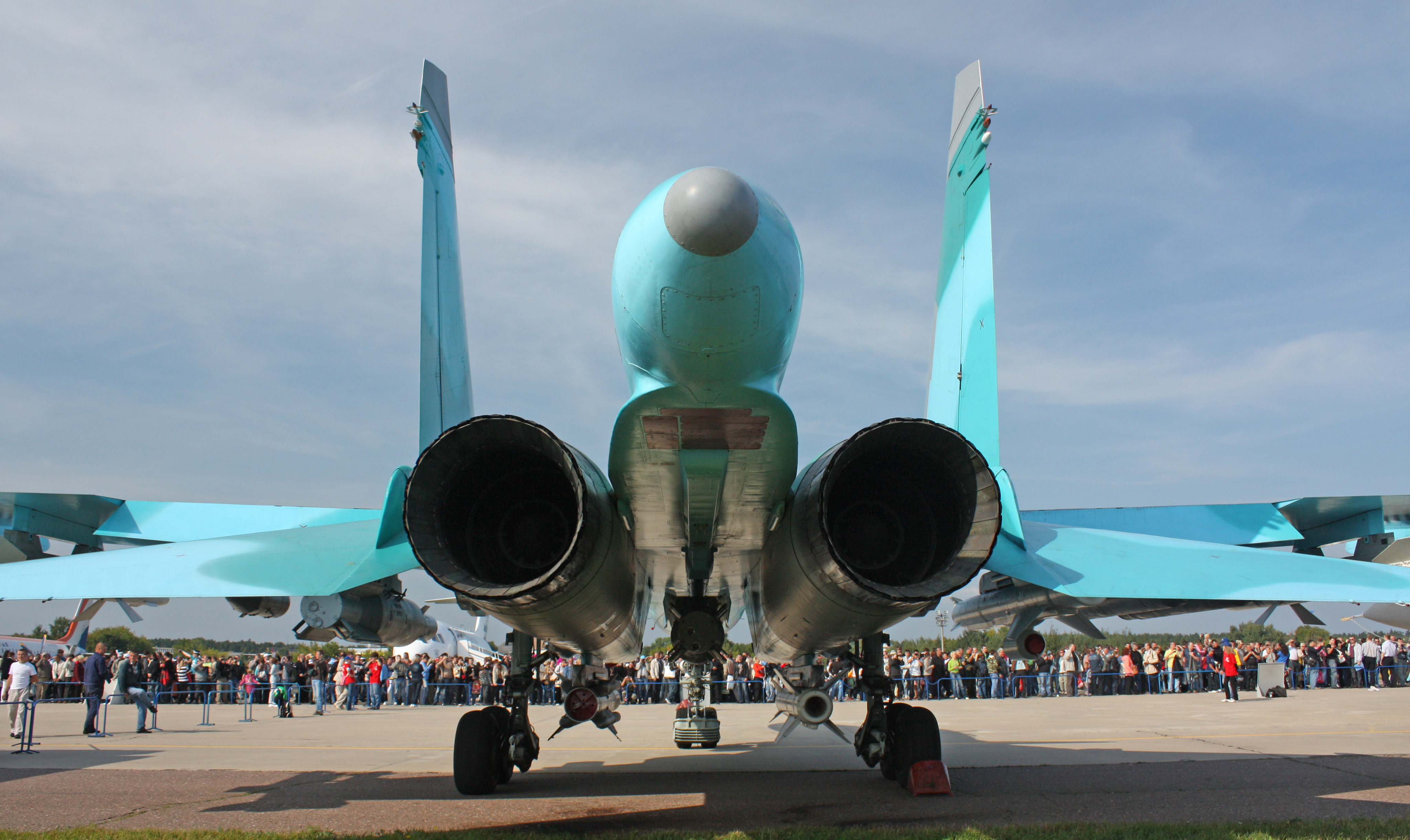 تاكيد السو 32 للجزائر - صفحة 4 Sukhoi_Su-34_on_the_MAKS-2009