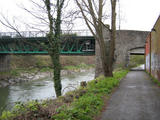 File:Totterdown Bridge - geograph.org.uk - 742966.jpg