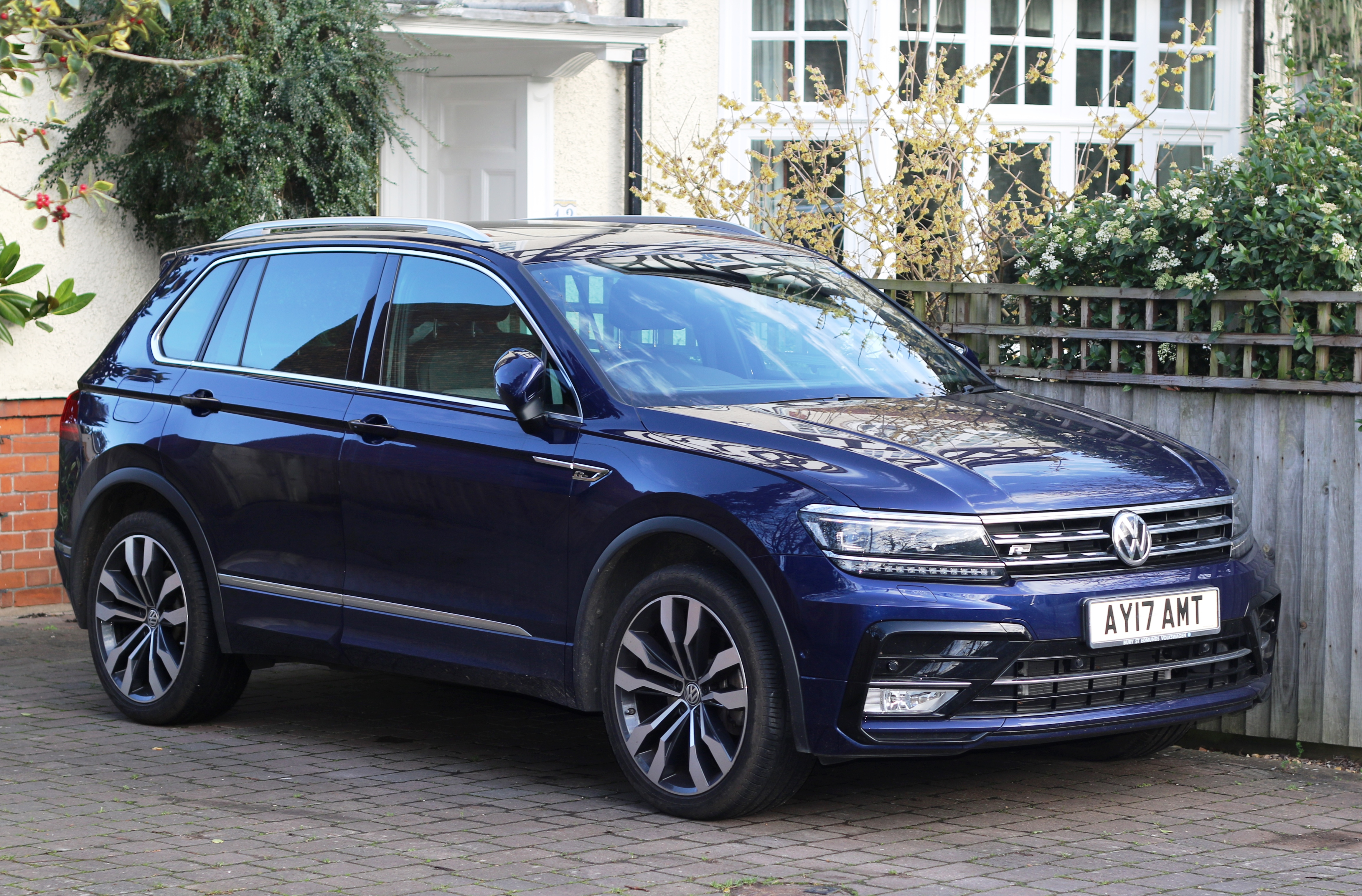 File:VW Tiguan Mk2.jpg - Wikimedia Commons