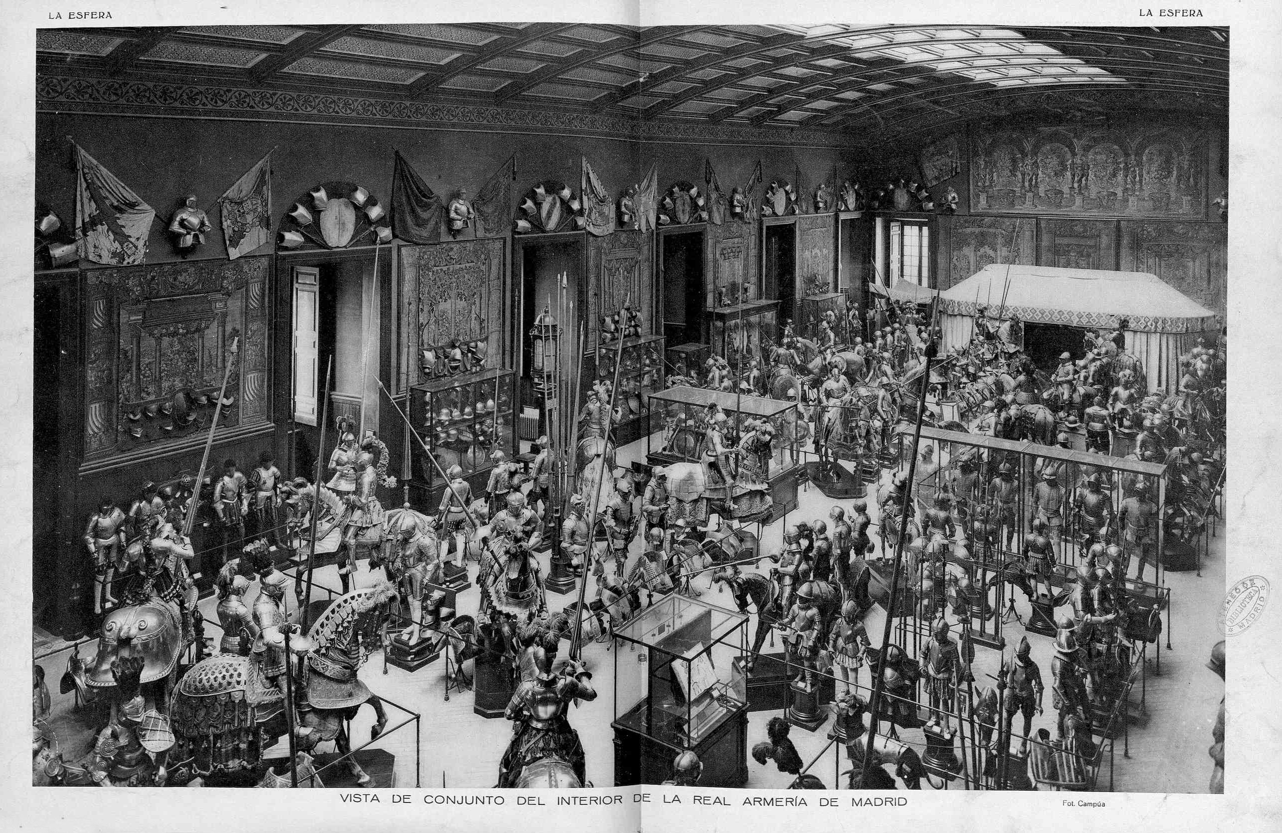Publicación oferta vender File:1918-10-05, La Esfera, Vista de conjunto del interior de la Real  Armería de Madrid, Campúa.jpg - Wikimedia Commons