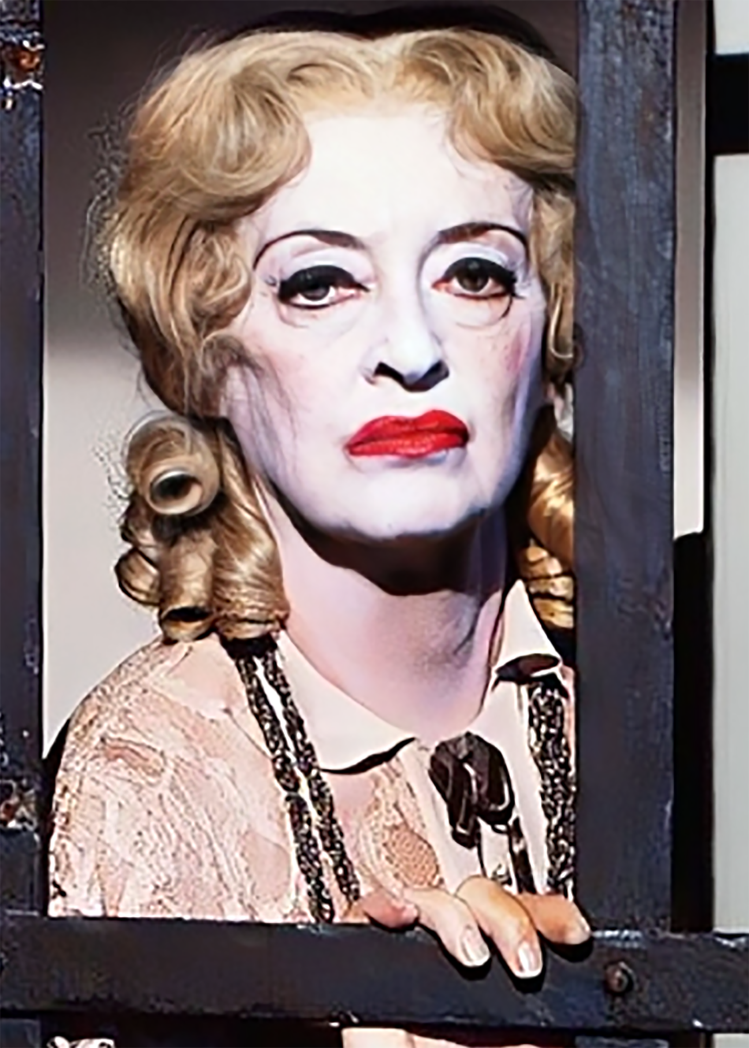 Bette_Davis_as_Jane_Hudson_(1962)_01.png