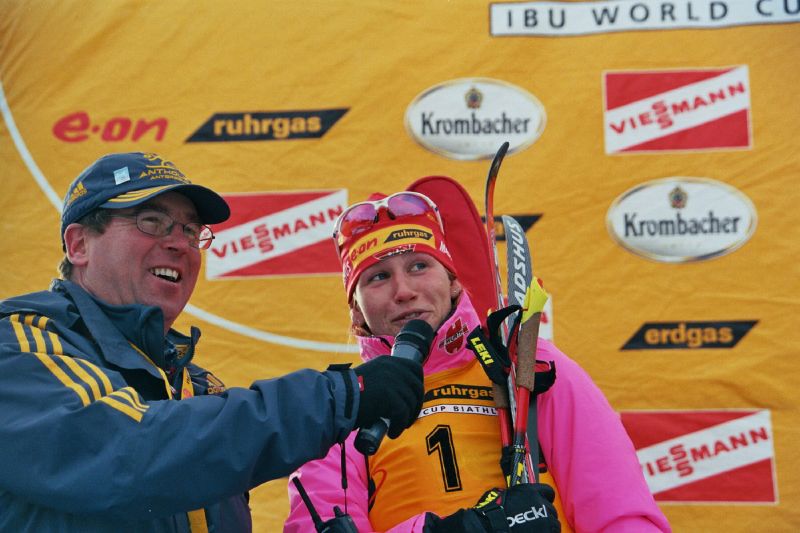 File:Biathlon WC Antholz 2006 01 Film5 MassenDamen 18 (412757689).jpg