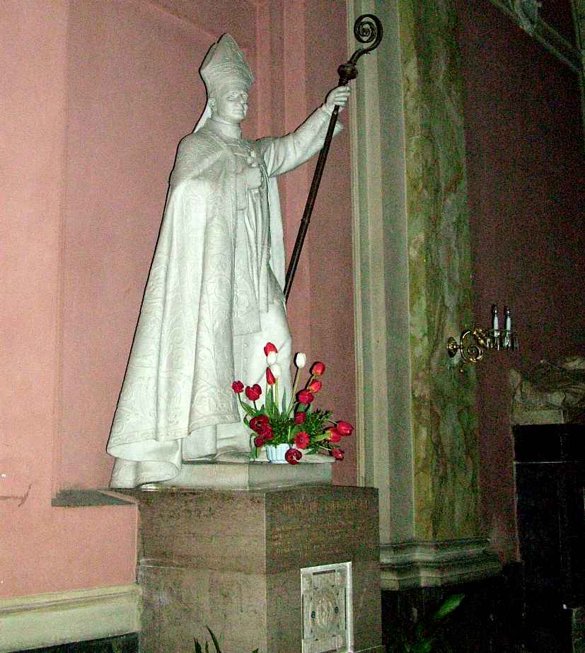 Monument for St. Josef Bilczewski i den latinske katedralen i Lviv