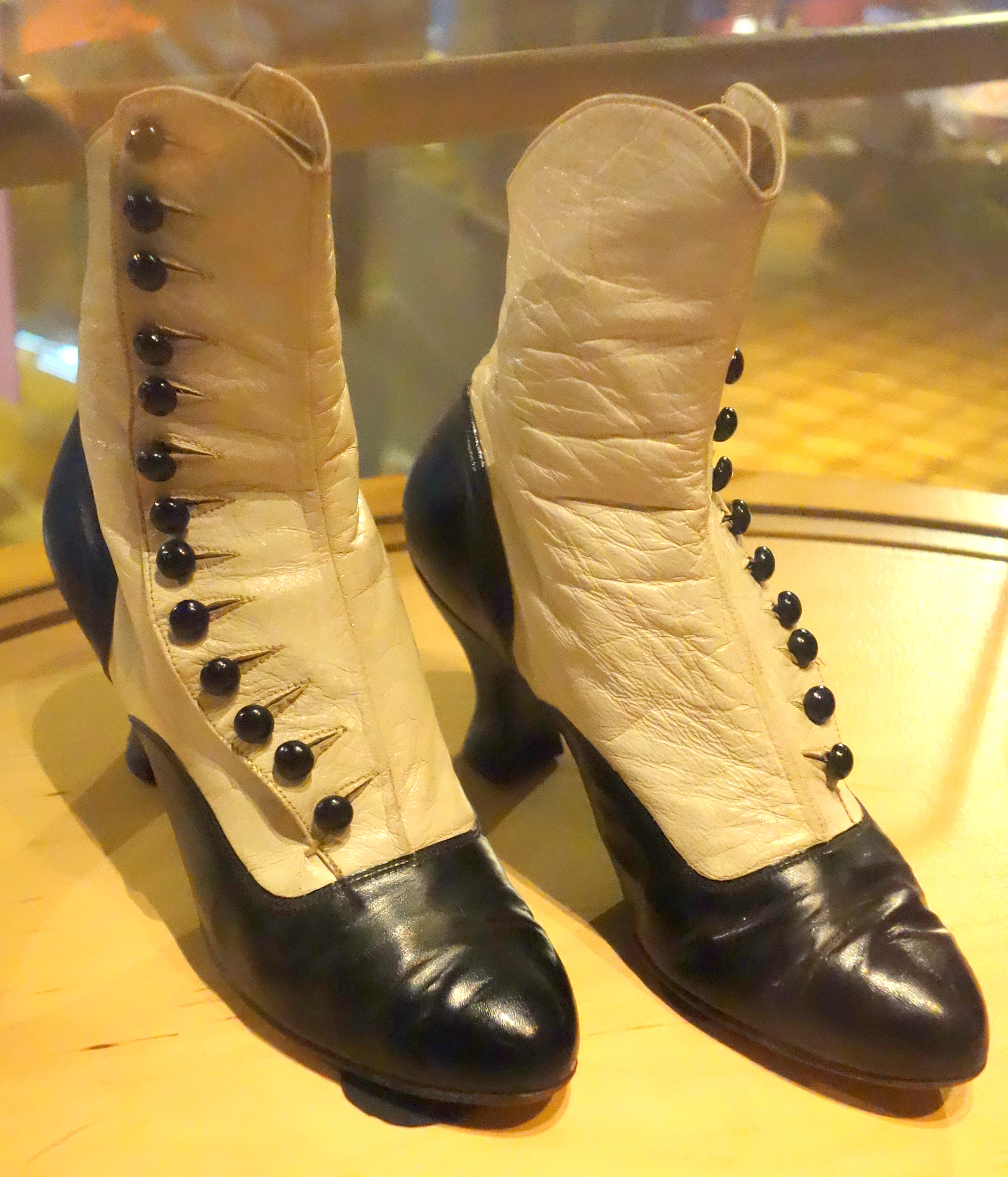 File:Boots worn by Judy Garland in The Harvey Girls, 1945 - Bata Shoe  Museum - DSC00345.JPG - Wikimedia Commons