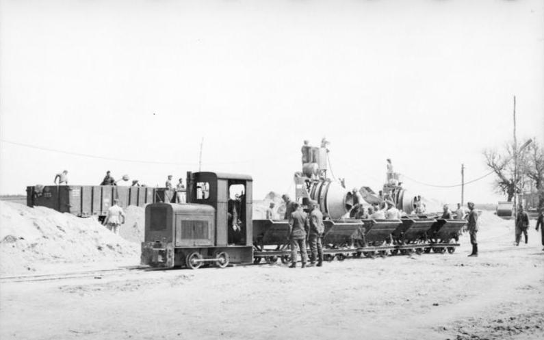 File:Bundesarchiv Bild 101I-019-1201-18A, Polen, Nord, Feldbahn.jpg