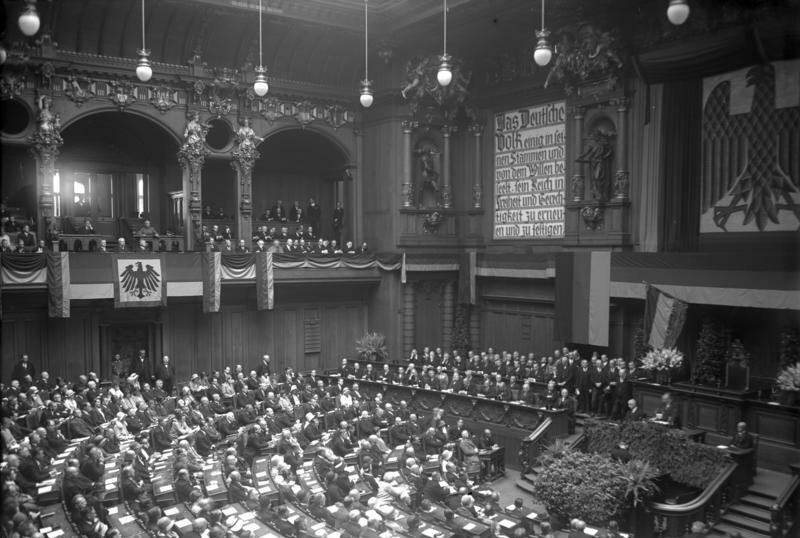 File:Bundesarchiv Bild 102-10261, Berlin, Verfassungsfeier im Reichstag (cropped).jpg