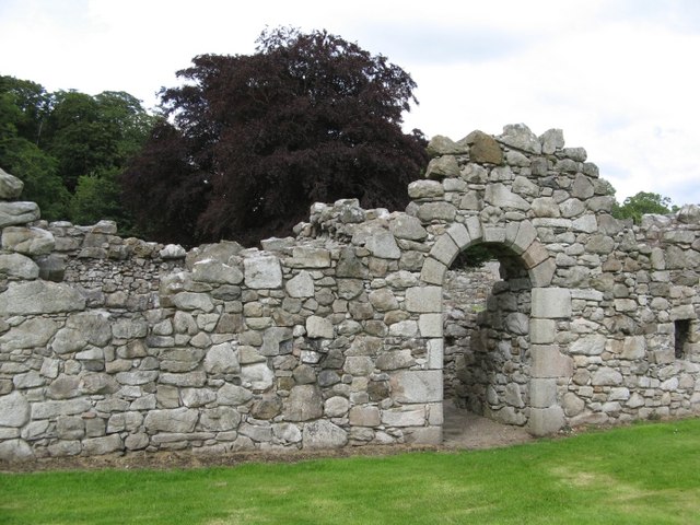 File:Deer Abbey Archway - geograph.org.uk - 509866.jpg