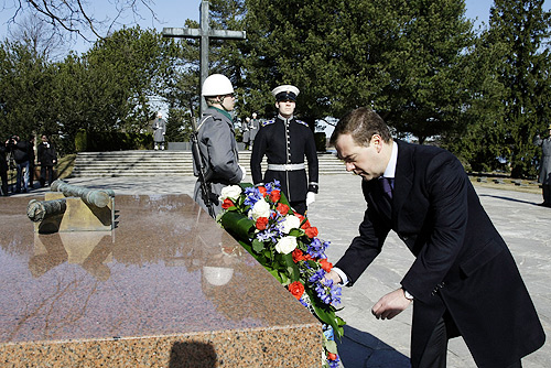 File:Dmitry Medvedev in Finland 21 April 2009-1.jpg