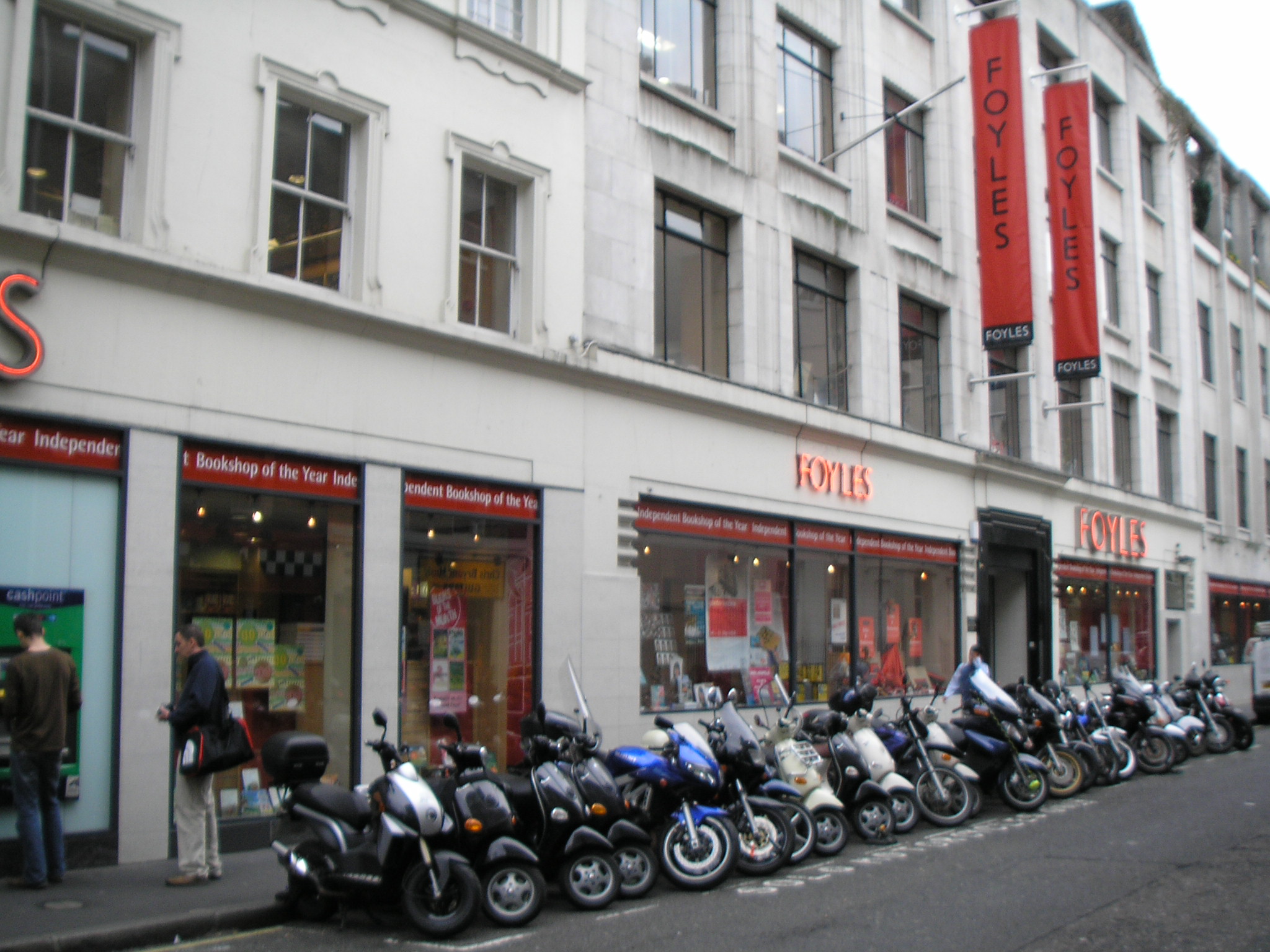 File Foyles Charing Cross Road May 2006 Jpg Wikimedia Commons