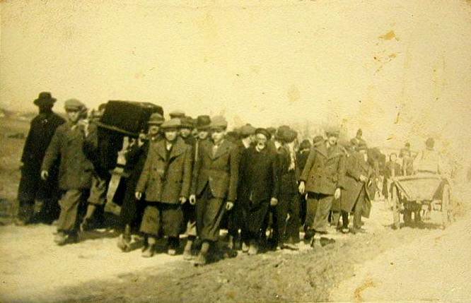 File:Hebron Massacre of 1929 Victim's Funeral.jpg
