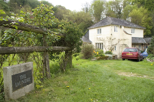 File:Laundry of former Turnworth House - geograph.org.uk - 295616.jpg