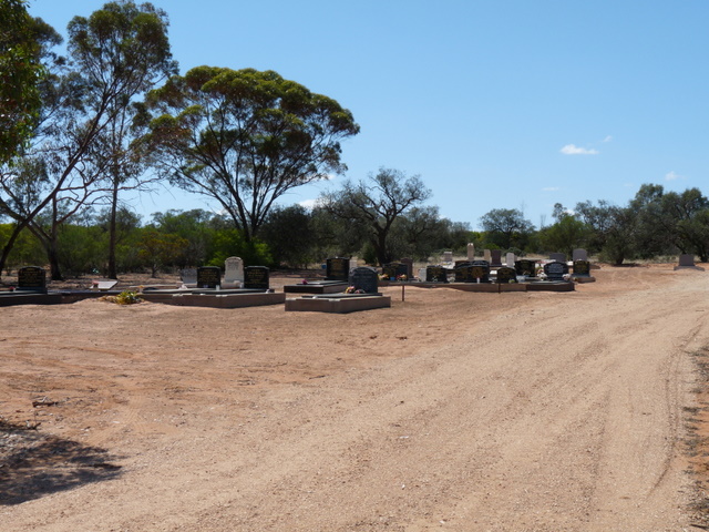 File:Lyrup cemetery.JPG