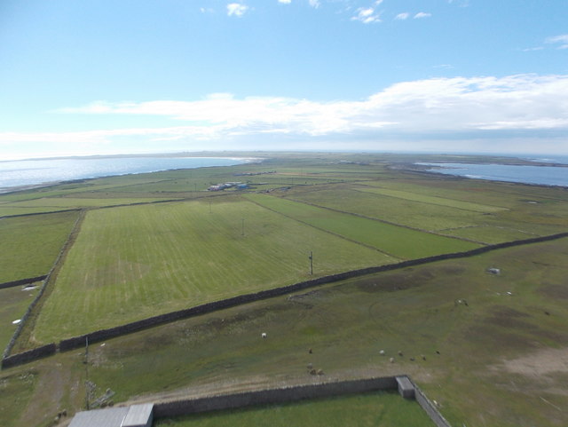 File:North Ronaldsay, a view over the island - geograph.org.uk - 4707134.jpg