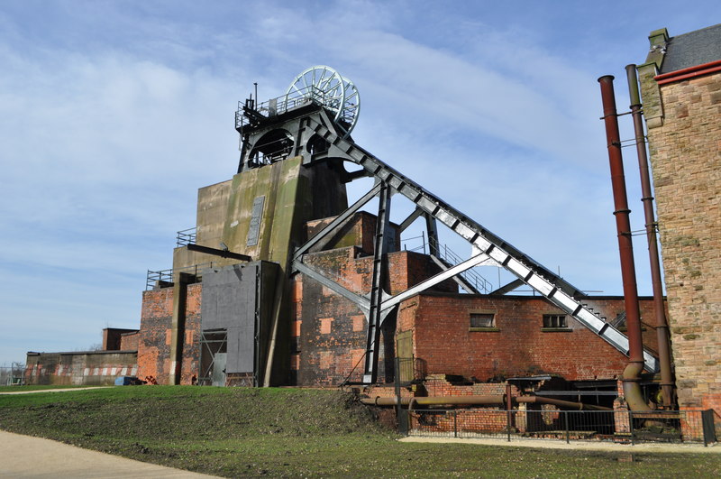 File:Pleasley Colliery - South Shaft - geograph.org.uk - 2283465.jpg