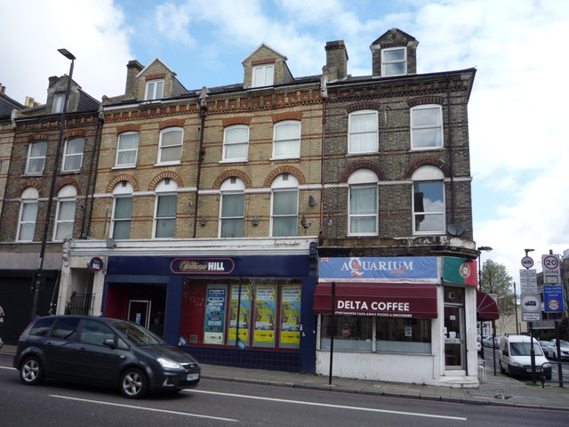 File:Shops on Holloway Road - geograph.org.uk - 4928154.jpg