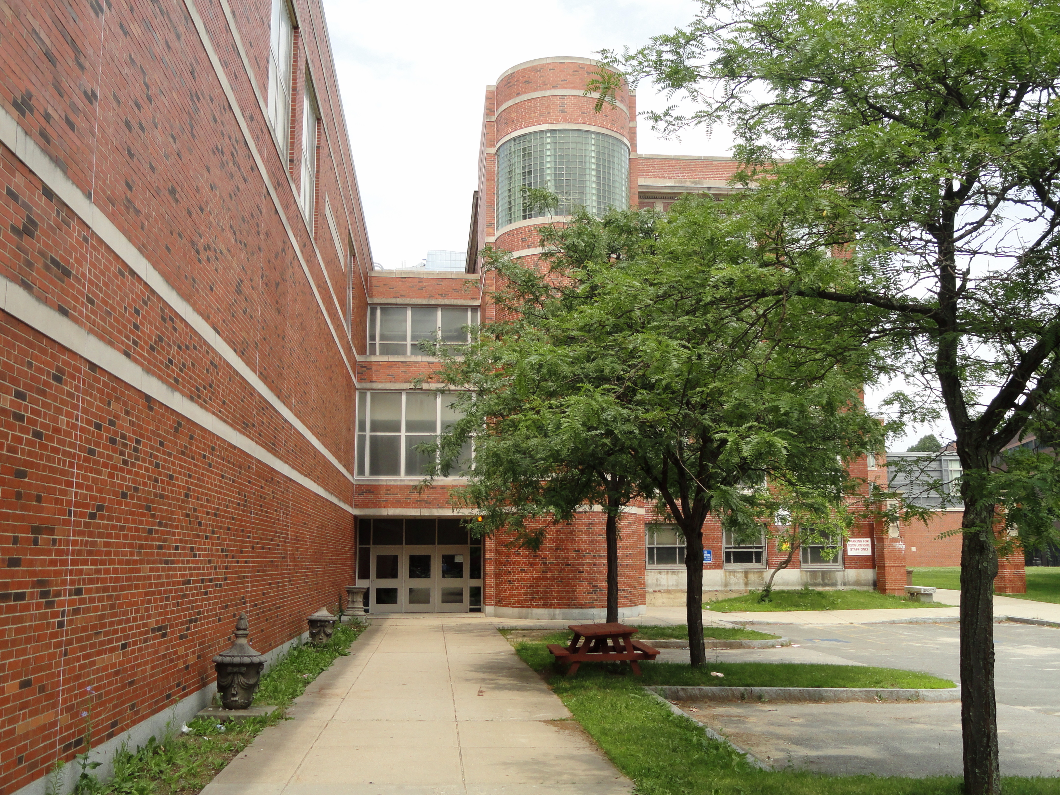 Бостонская школа. Бостонская школа подготовки. Школьная форма Бостон. Brooklyn Latin School.