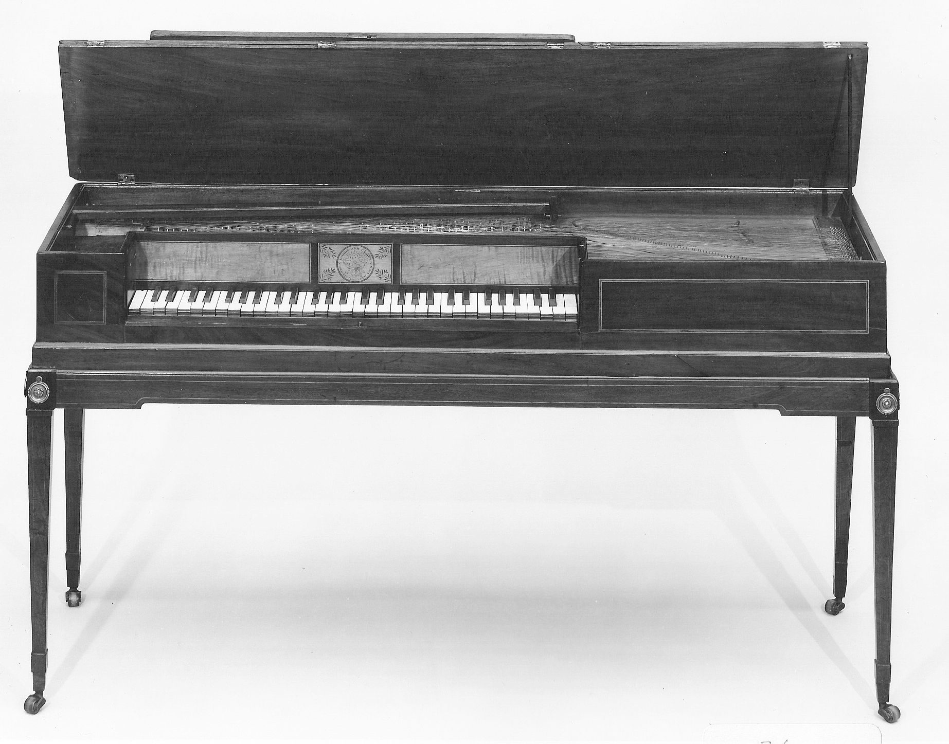 Square Piano MET 215223