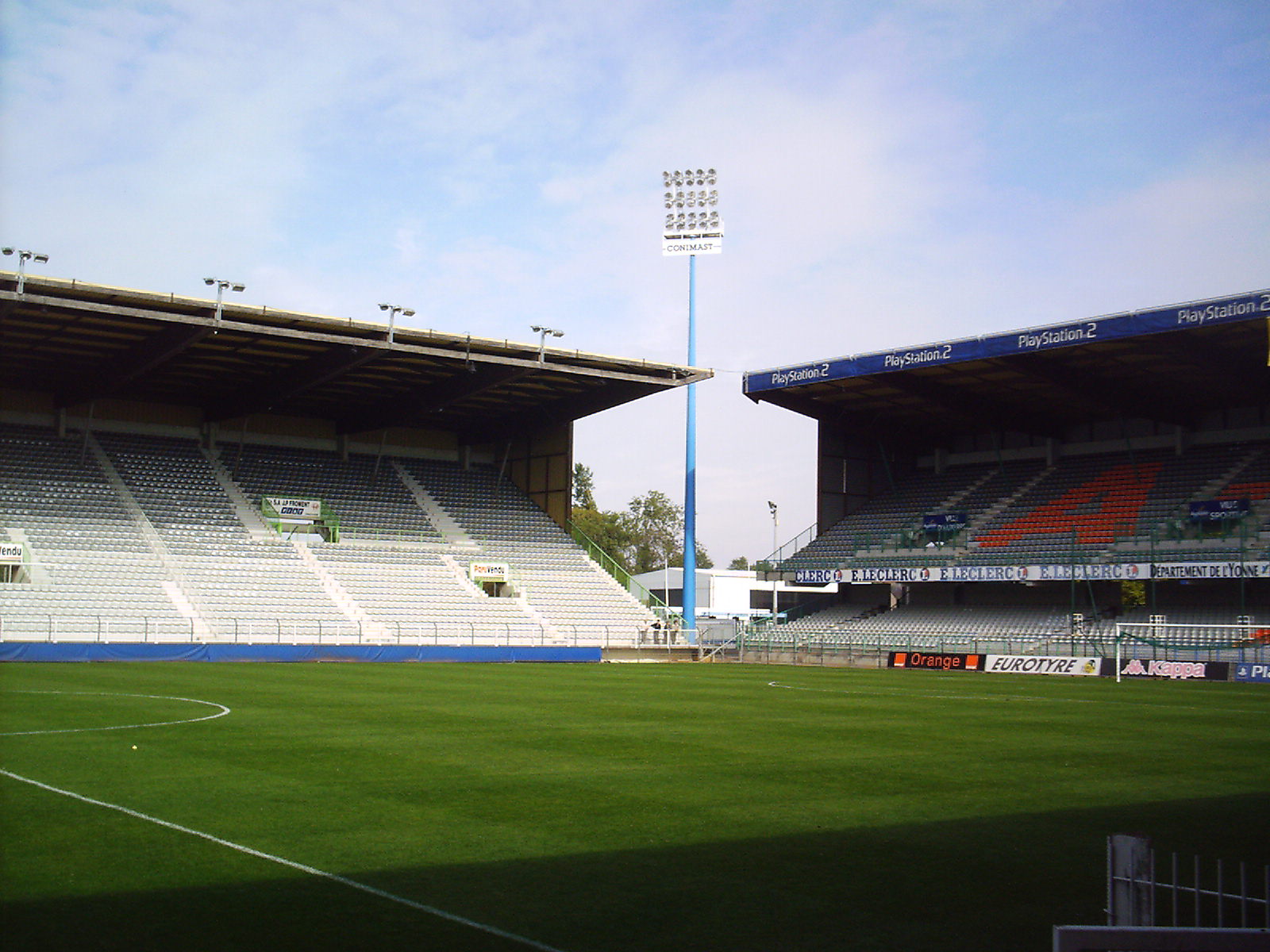 Abbé Deschamps Stadium