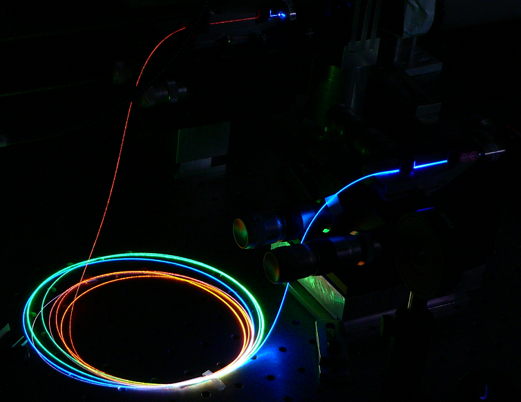 File:Supercontinuum in a microstructured optical fiber.PNG