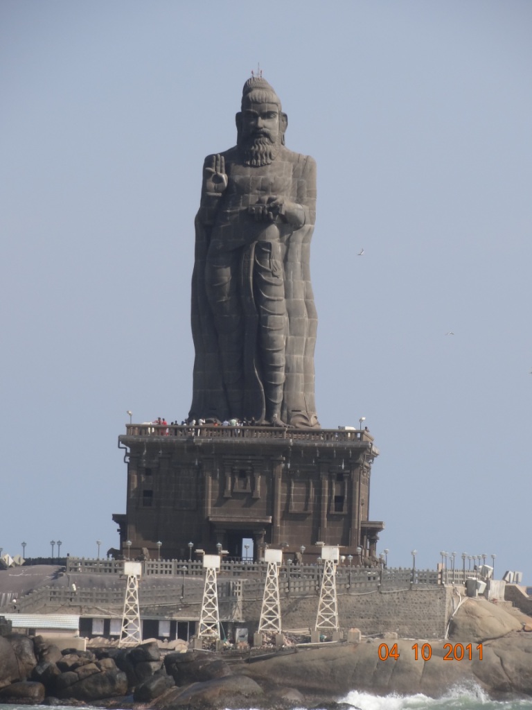 File:ThIRUVALLUVAR STAUE, KANYAKUMARI, INDIA.JPG - Wikimedia Commons