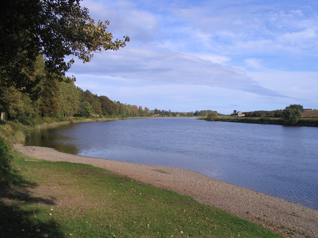 File:The River Tweed at Paxton - geograph.org.uk - 570324.jpg