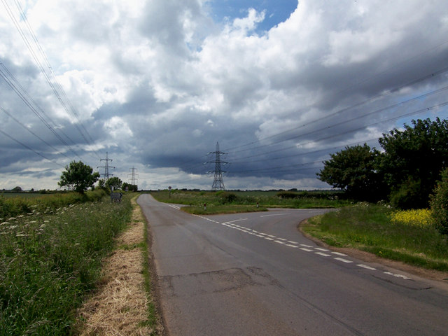 File:The Road to Coleby - geograph.org.uk - 1346821.jpg