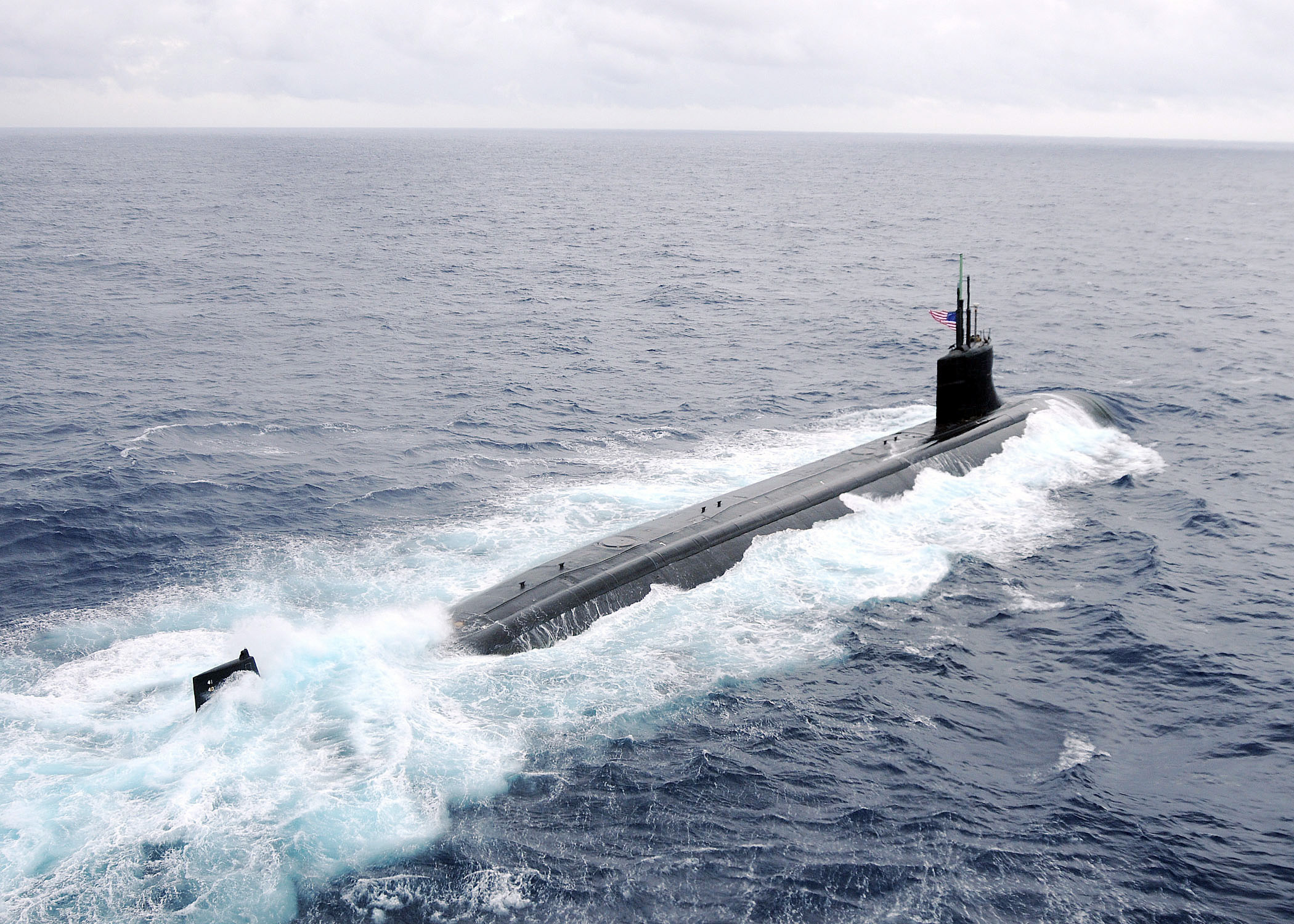 US_Navy_091117-N-6720T-059_The_Seawolf-class_attack_submarine_USS_Connecticut_(SSN_22)_is_underway_in_the_Pacific_Ocean.jpg